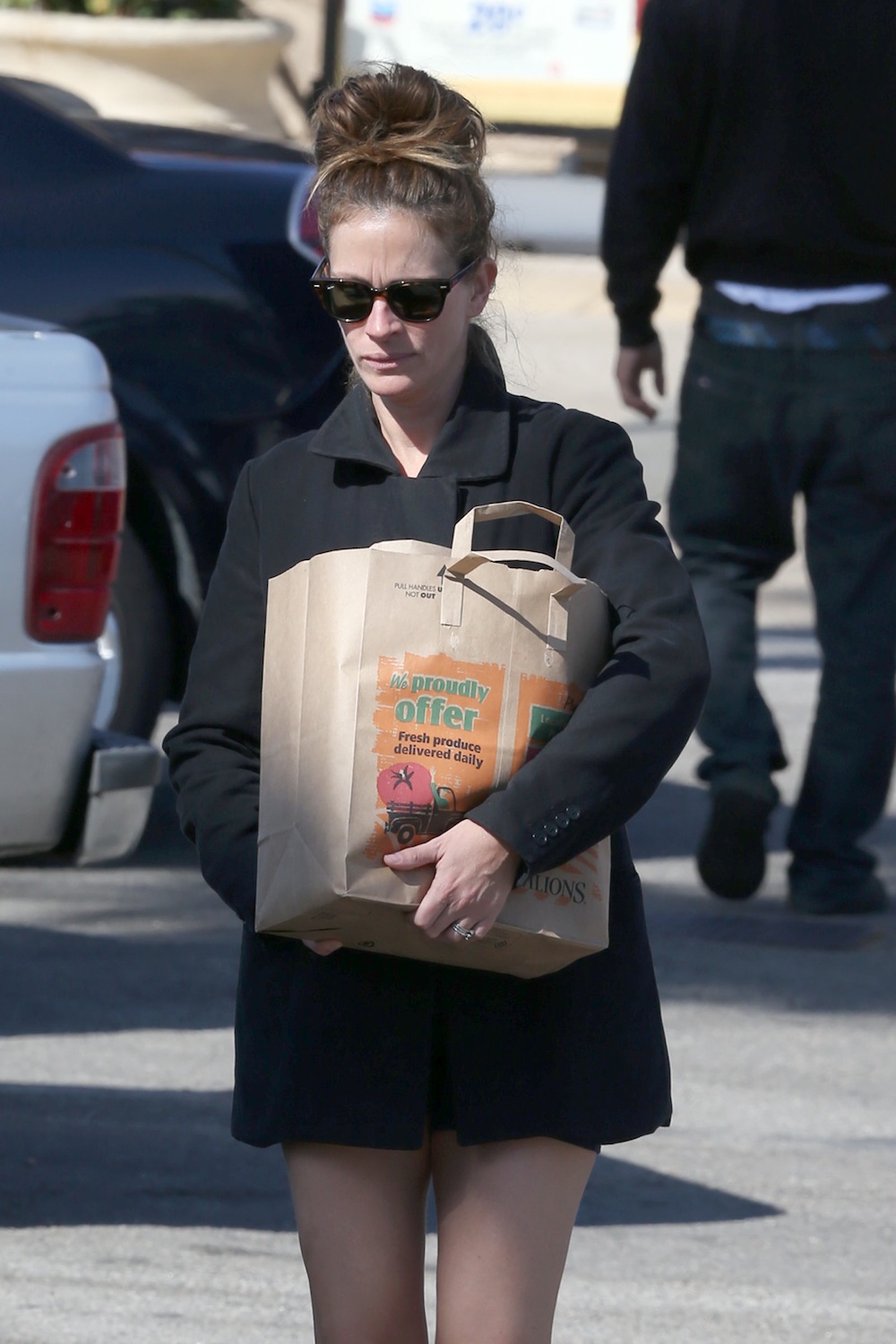 Julia Roberts Carried a Best-Selling Yeti Utility Bag
