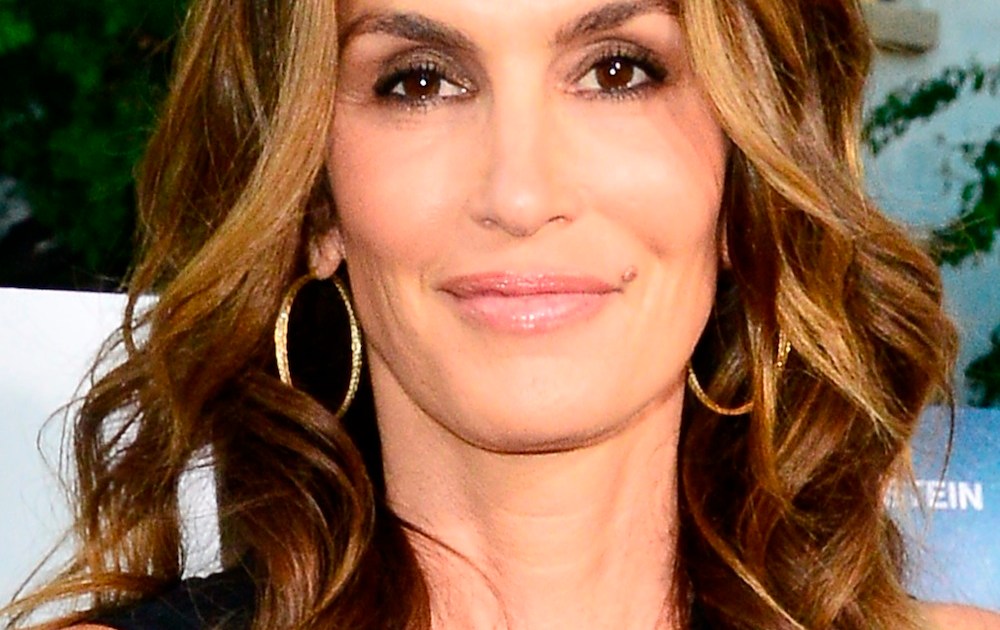 Cindy Crawford Reveals My Mother Convinced Me To Keep My Trademark Mole Closer Weekly