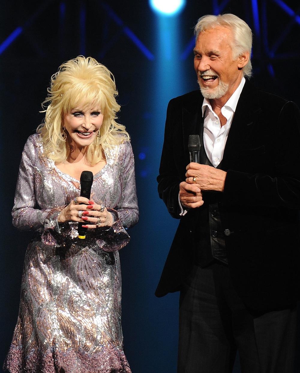 Dolly Parton & Kenny Rogers Share Details About Their New Duet ...