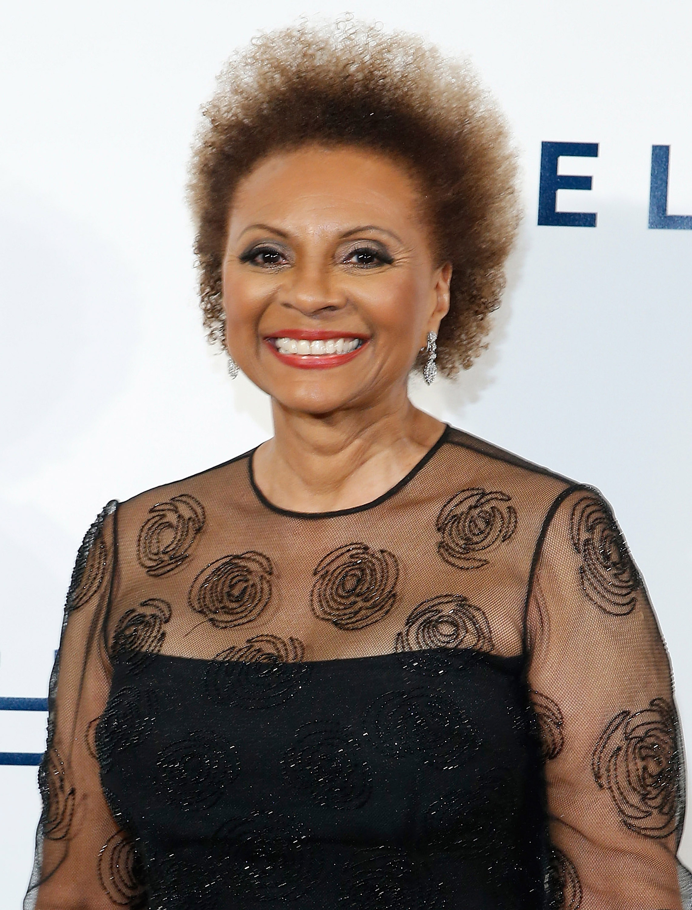Roots Star Leslie Uggams Conquered Showbiz — And She S Still Going Strong Closer Weekly