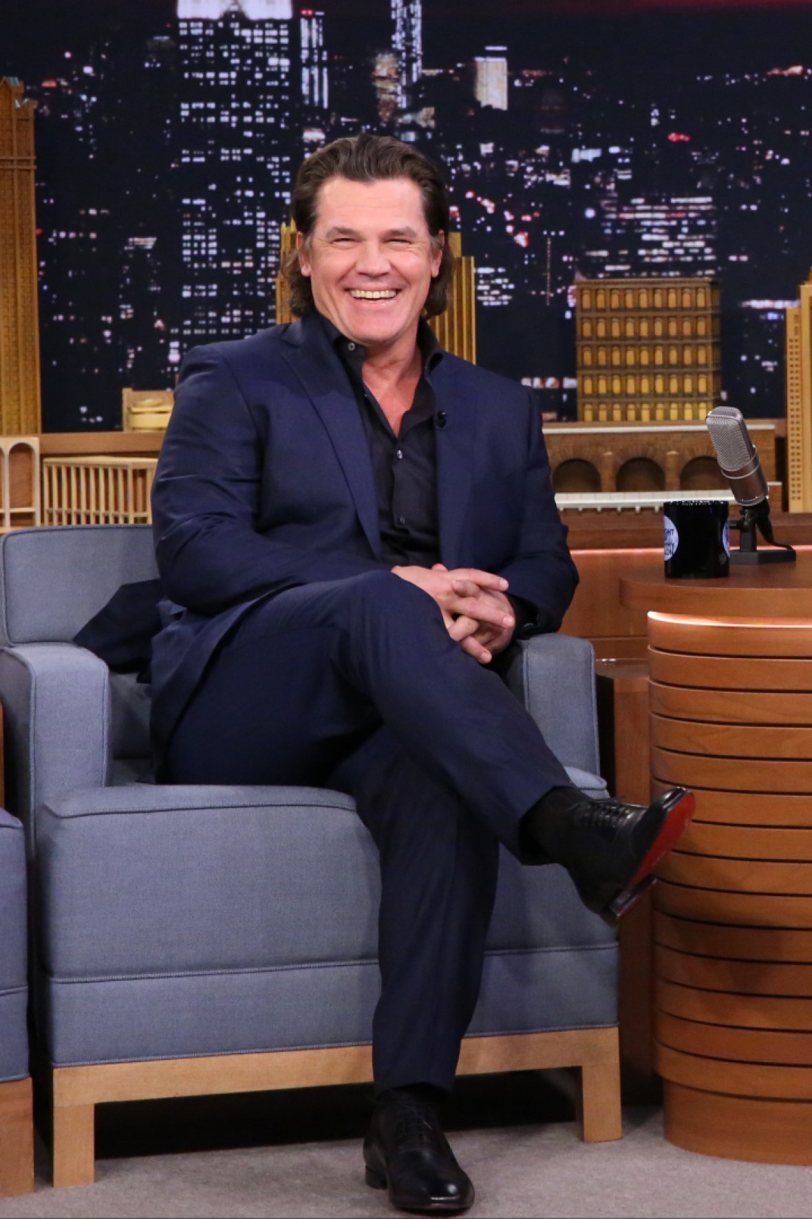 Jimmy Fallon Porn - Jimmy Fallon Shaves Josh Brolin's Mustache on 'The Tonight Show' â€” See the  Video! - Closer Weekly