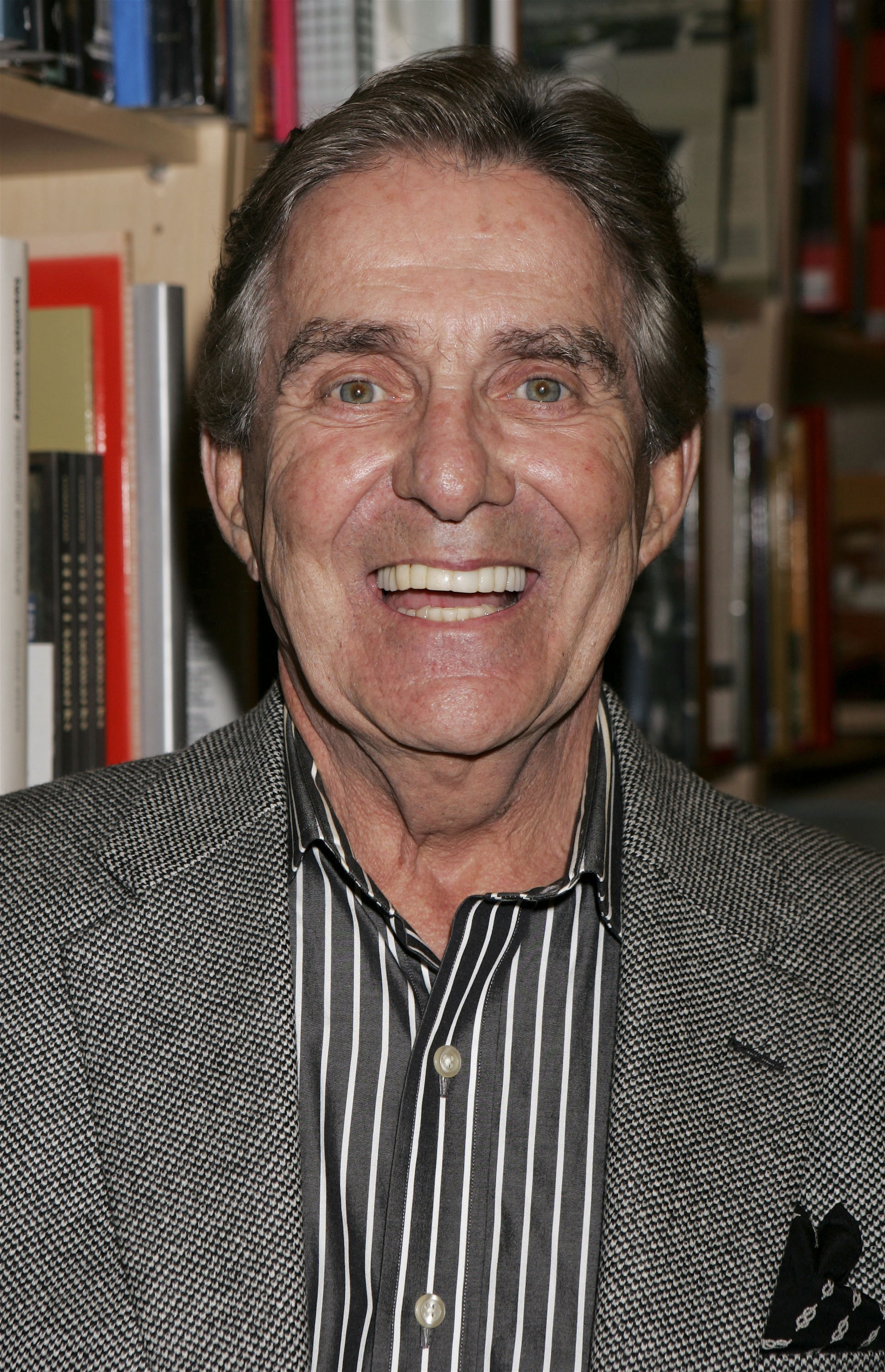 One Day At A Time Star Pat Harrington Jr Dies At Age 86 Closer Weekly 9578