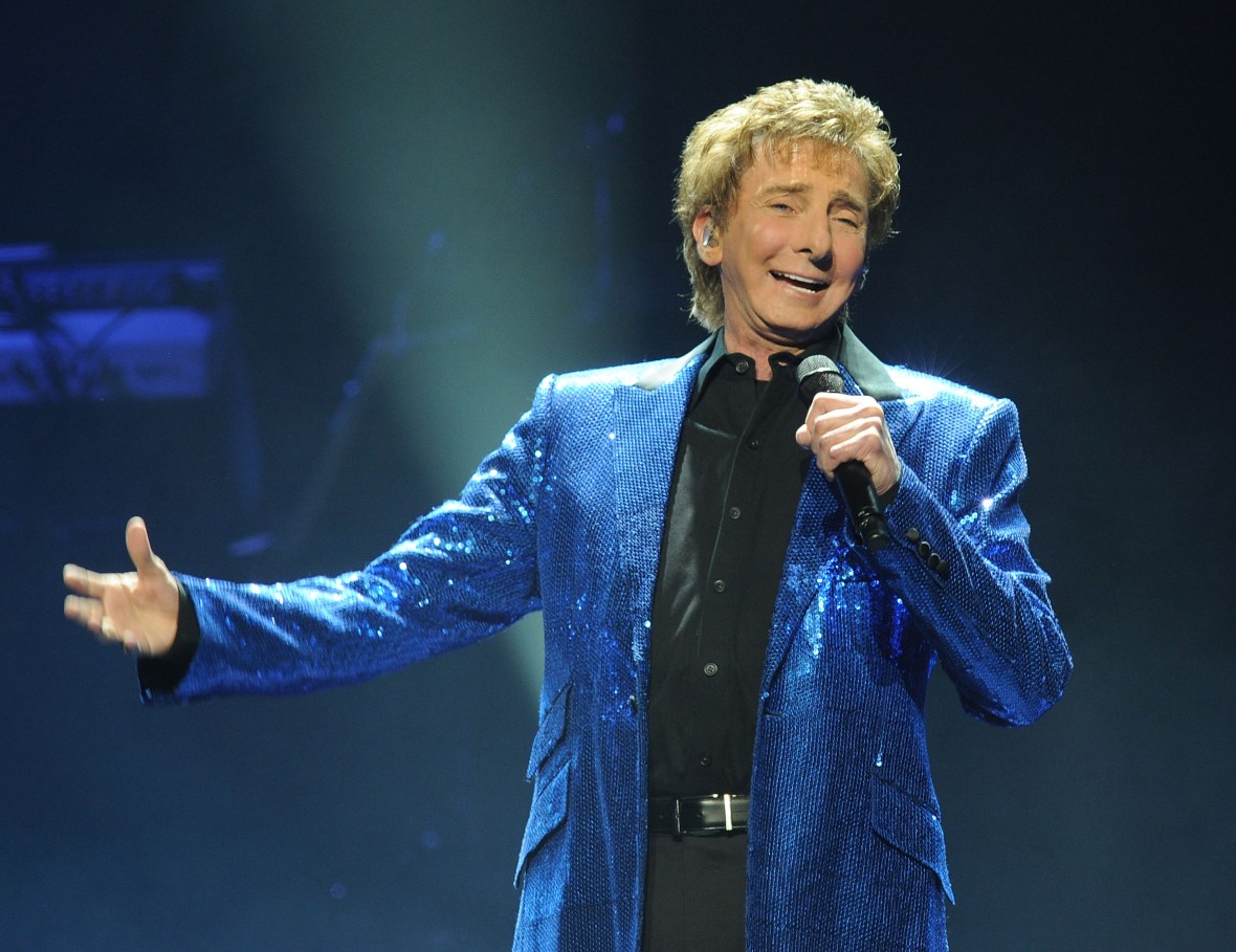 Barry Manilow Rushed to the Hospital, Reschedules Upcoming Concerts ...