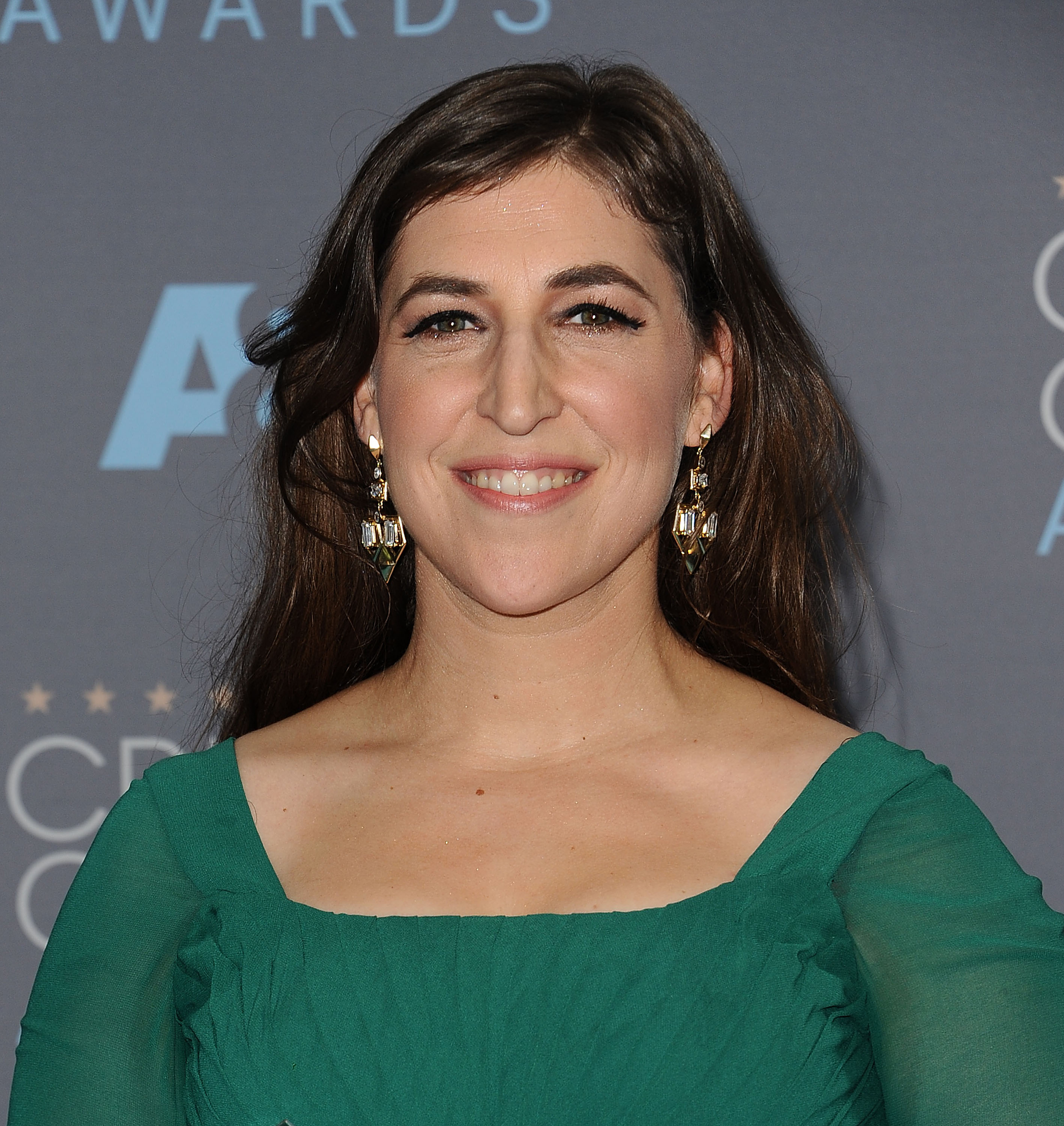2835px x 3000px - Mayim Bialik Won't Take Her Sons to Auditions if They Want to Become Actors  â€” Find Out Why! - Closer Weekly