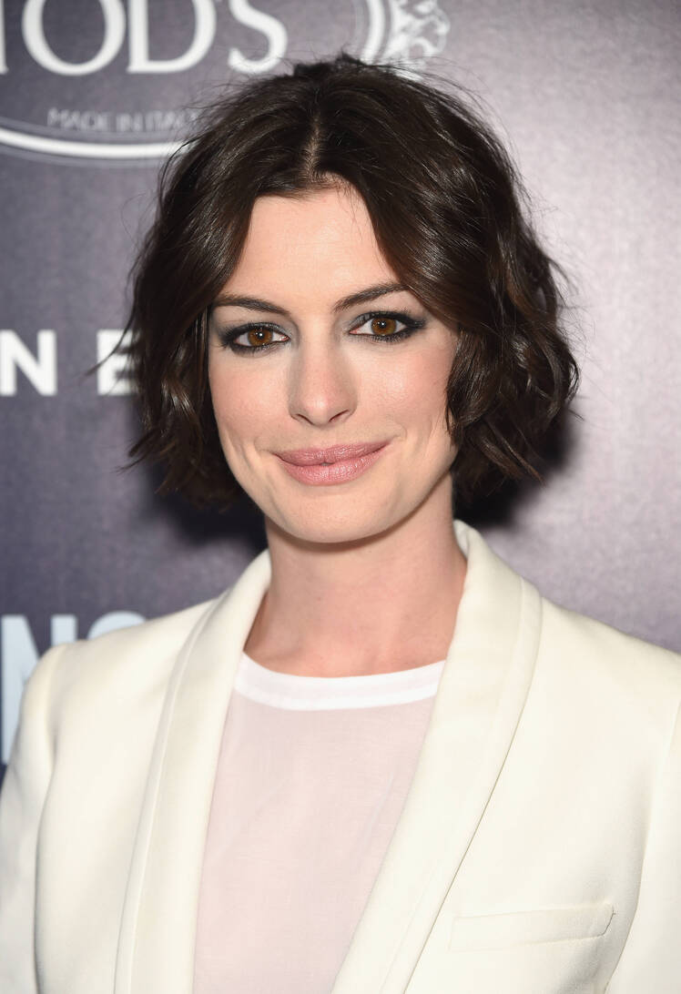 anne-hathaway-15