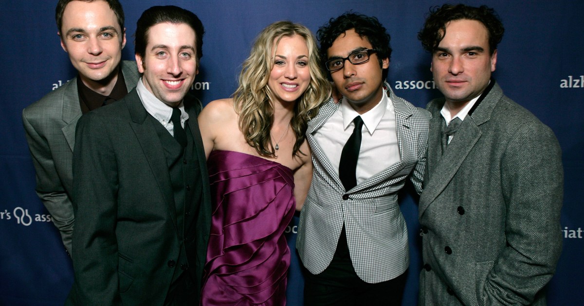 the-big-bang-theory-cast-takes-pay-cuts-to-give-mayim-bialik-and