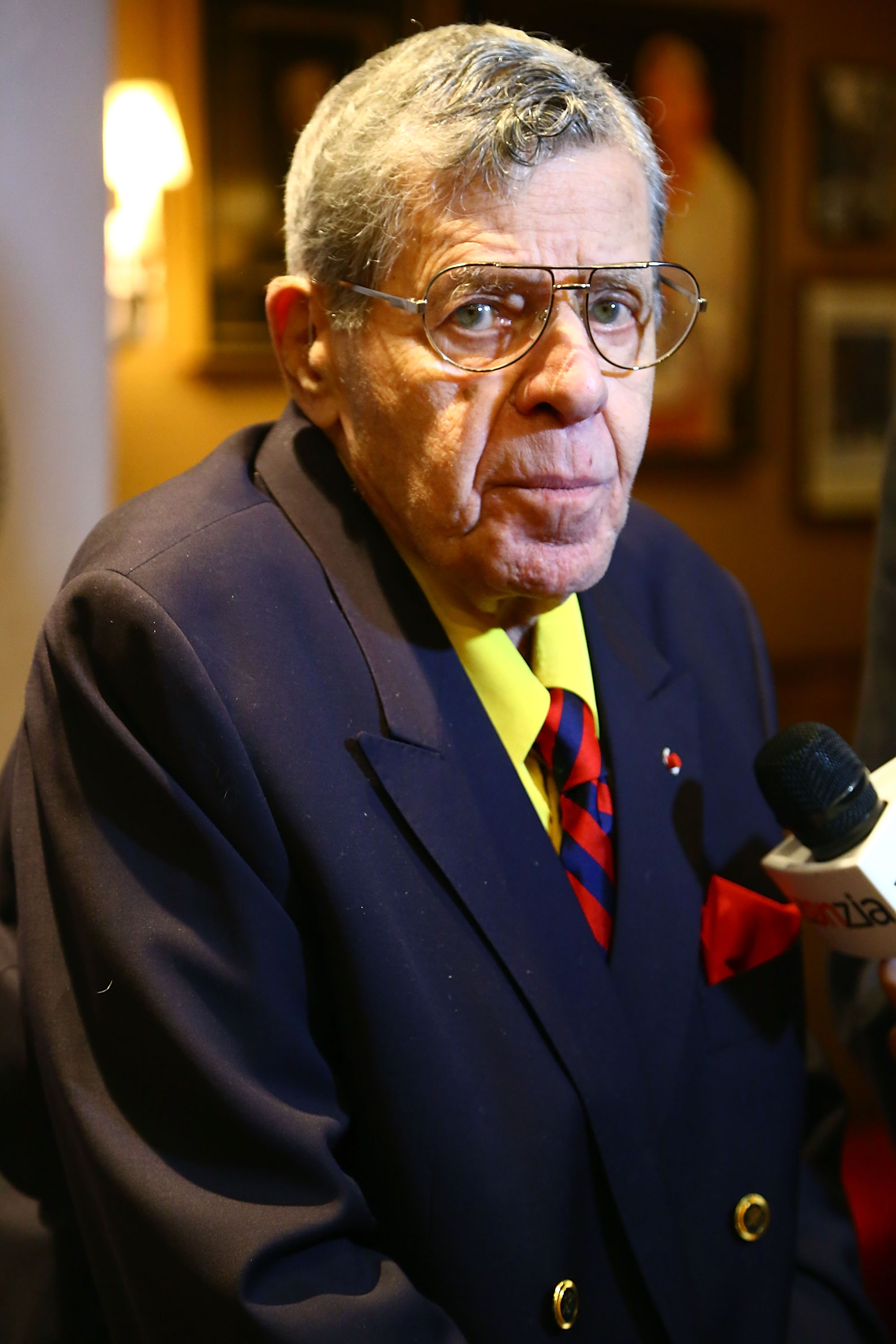Jerry Lewis Dies at 91 Years Old, Stars Mourn His Death
