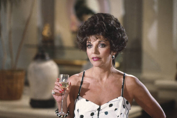 joan collins, getty images