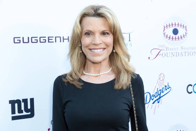 Vanna white wheel of fortune winner adopted