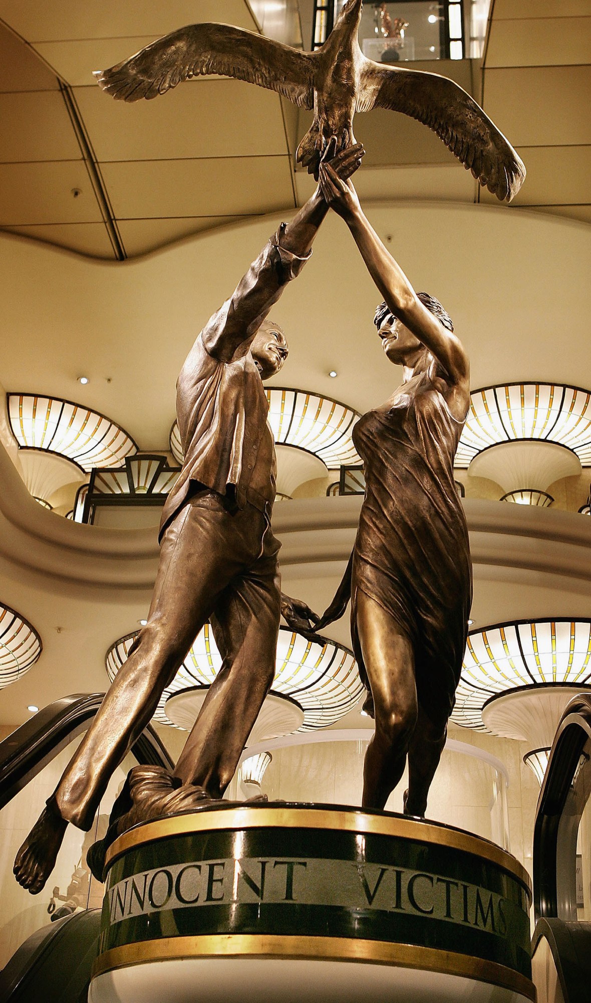 Harrods to Remove Princess Diana and Dodi Al-Fayed Statue