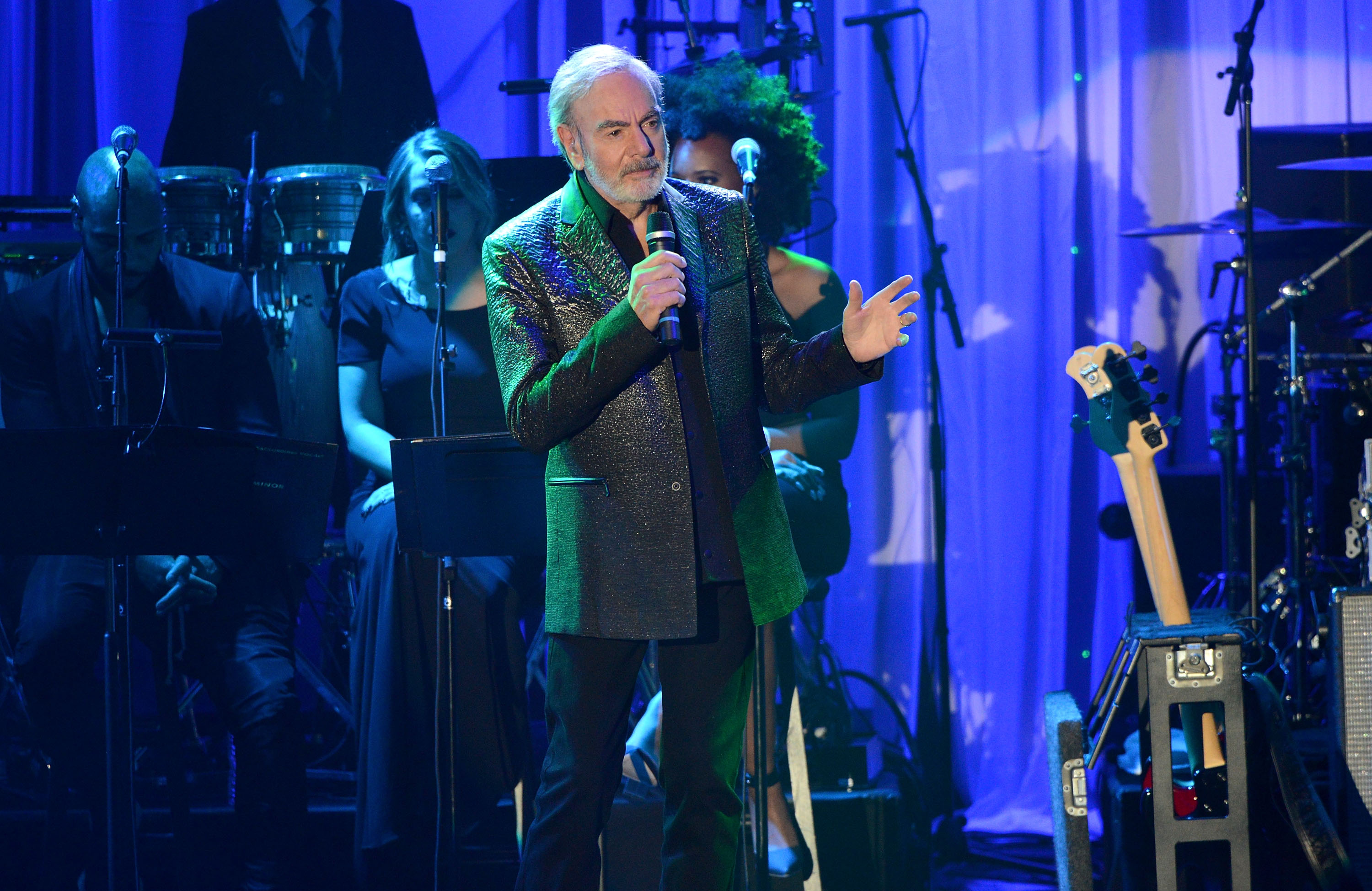 Neil Diamond's Fans Donate Ticket Refund Money to Parkinson's Disease ...