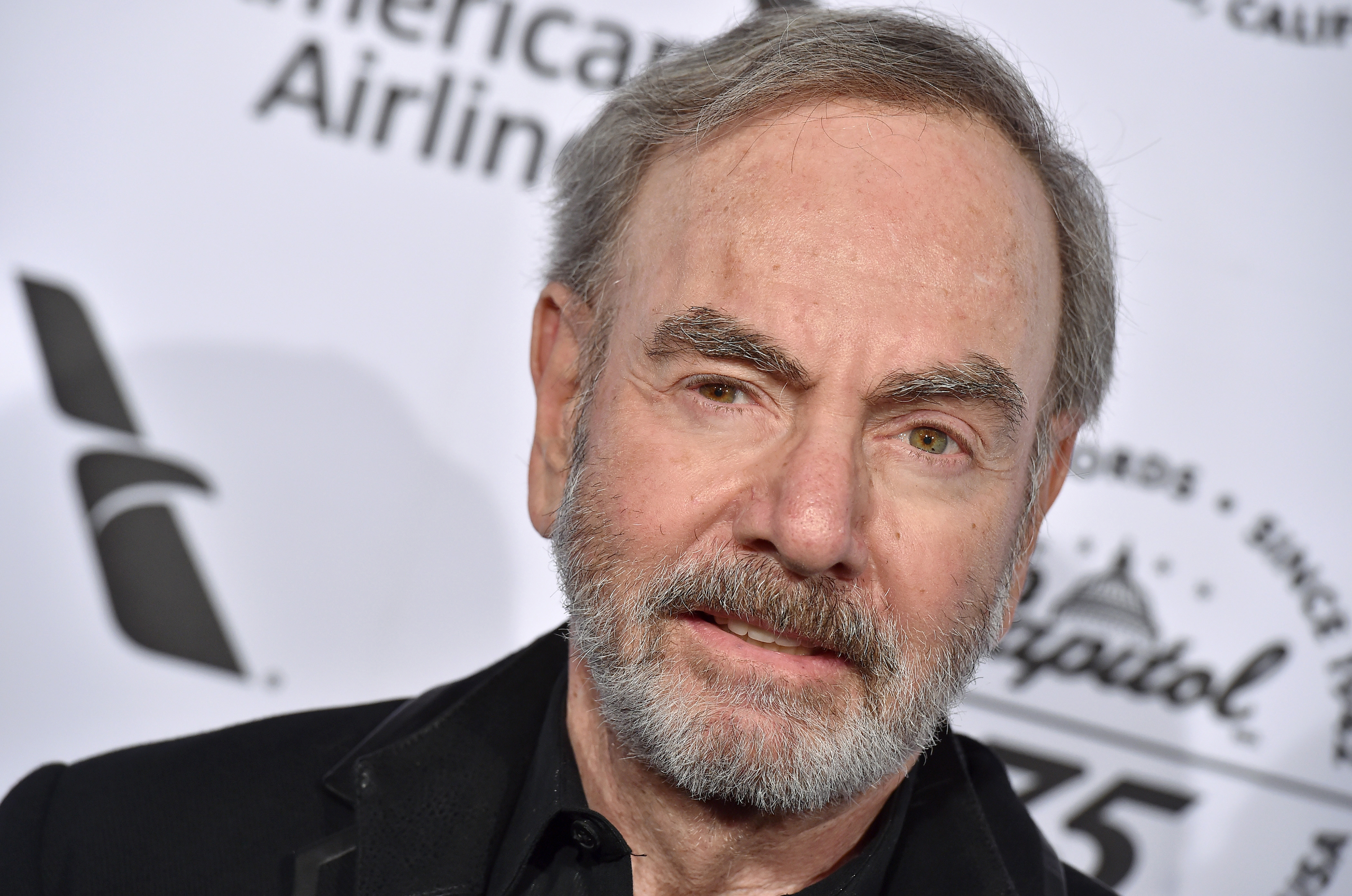 Neil Diamond Thanks Fans Donating Refunds to Parkinson's Research