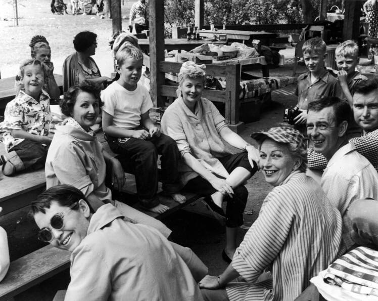 lucy - star trek : desilu picnic lucy - star trek : desilu picnic