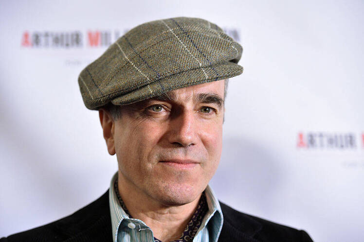 Daniel day lewis flip phone