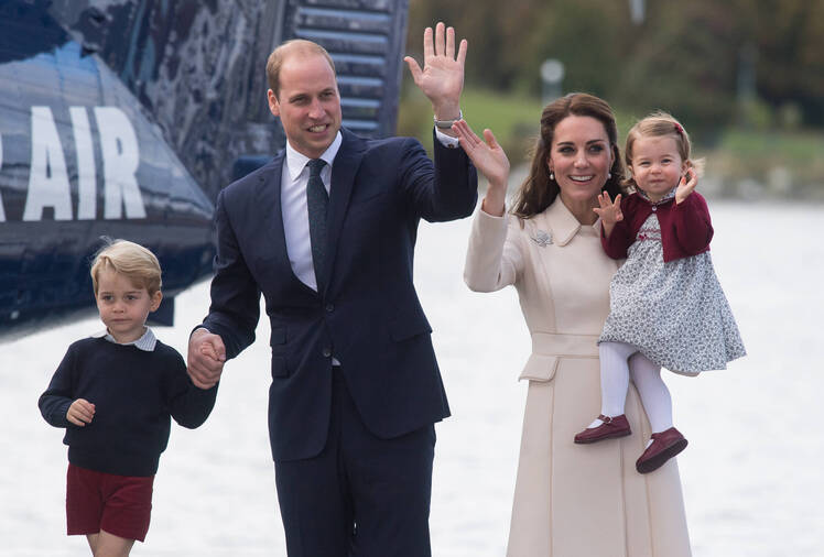 Prince george princess charlotte visit hosptial