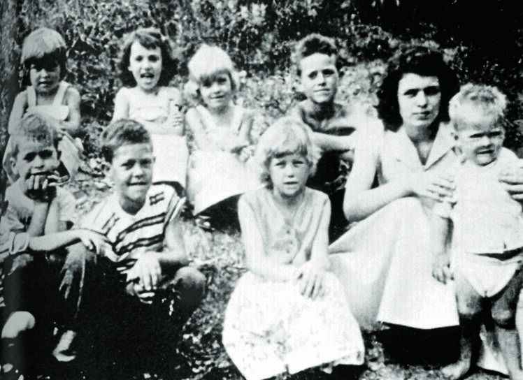 dolly parton family splash