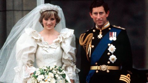 Princess Diana's Second Wedding Dress: Royal Had Replacement Gown She ...