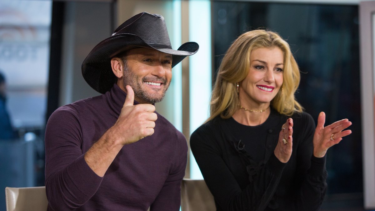 Tim McGraw's Daughter Steals The Show At The American Music Awards