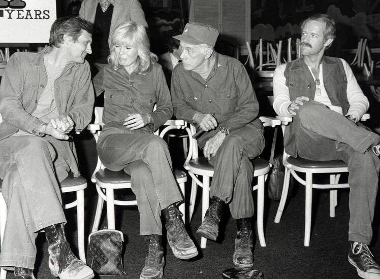 mash-cast-in-chairs