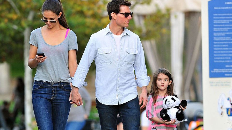 Tom Cruise And Katie Holmes' Daughter Suri Looks All Grown Up In New Pics