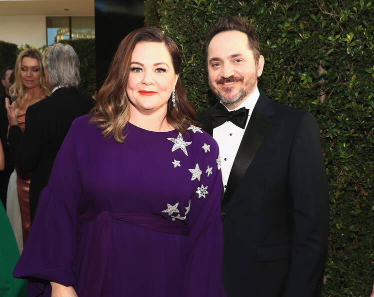 melissa-mccarthy-golden-globes-purple-gown