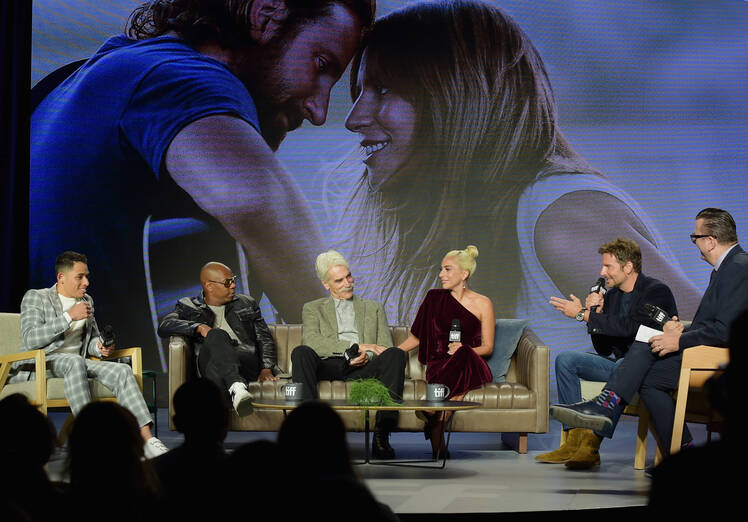 sam-elliott-on-stage