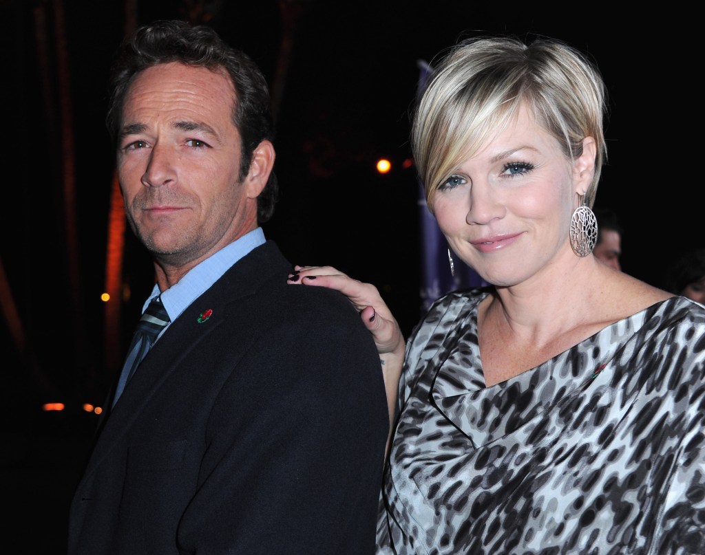 Jennie Garth Shares 'Sign' From Late Costar Luke Perry: Photo