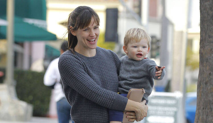 Jennifer-Garner-Son-Samuel