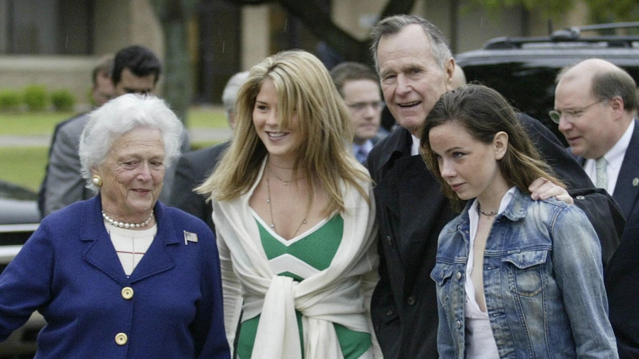 Jenna Bush Hager Honors 1 Year Anniversary Of Barbara Bushs Death Closer Weekly