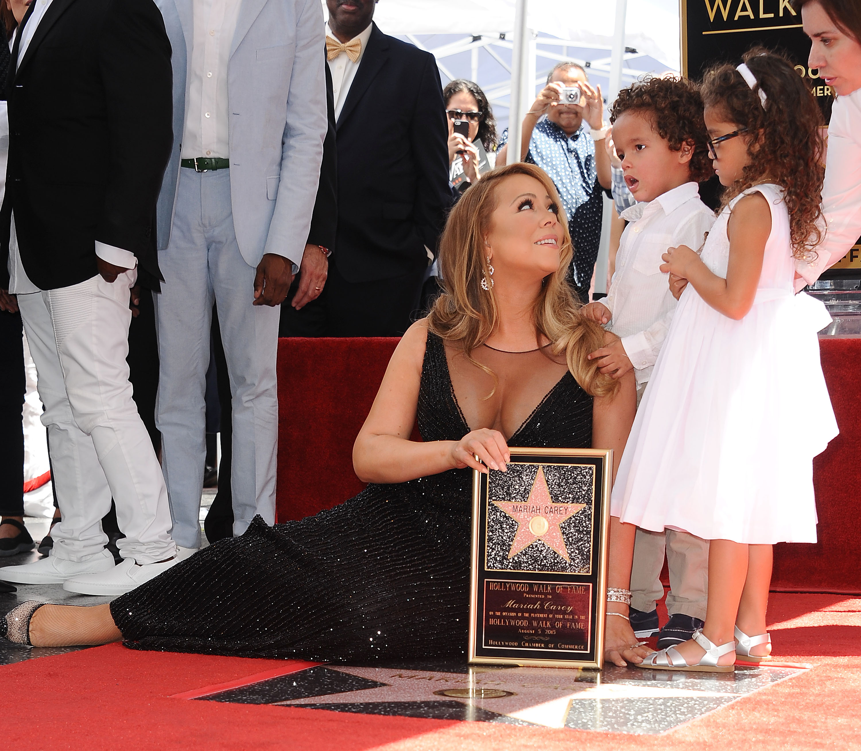 Mariah Carey celebrates Hollywood star with kids