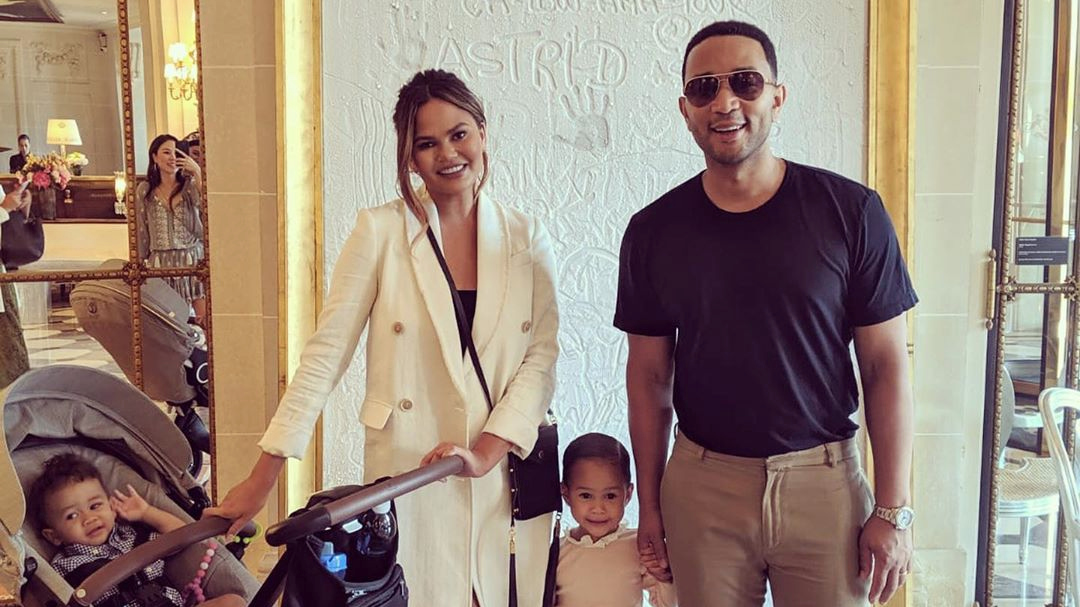 Chrissy Teigen and John Legend Vacation in Thailand With Kids: Pics ...