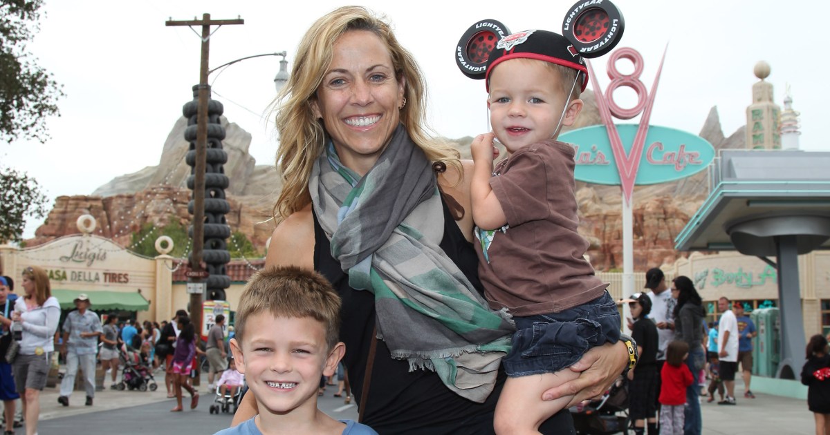 Sheryl Crow Kids Meet The Country Singer S Sons Levi And Wyatt