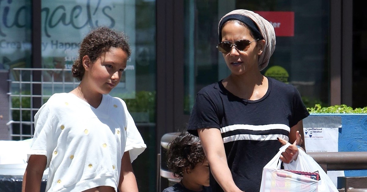 Halle Berry Grabs Food Shops With Kids Maceo And Nahla Photos