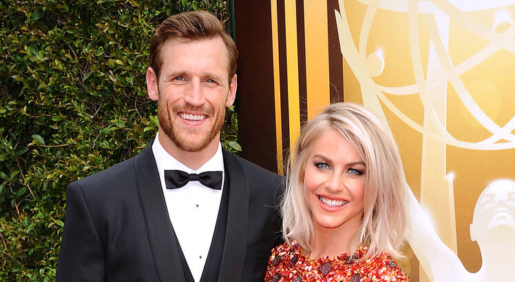 julianne-hough-brooks-laich