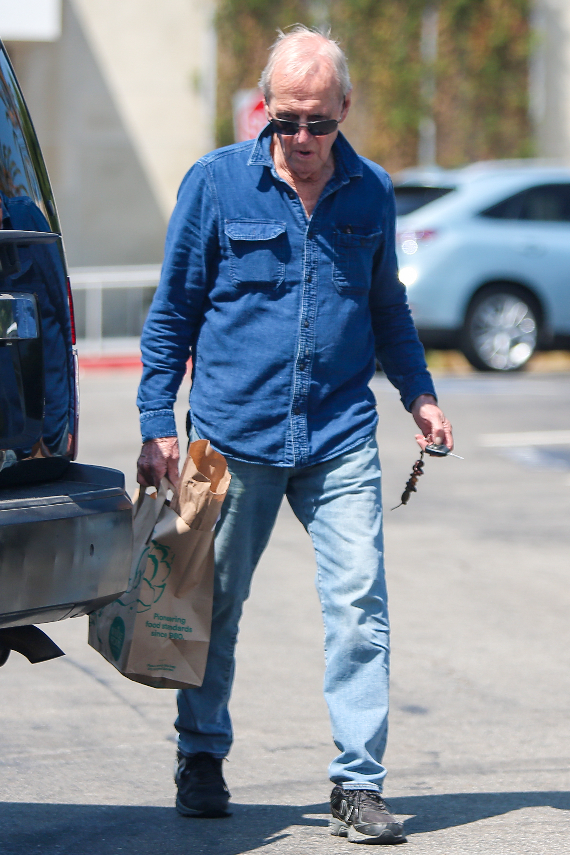 Paul Hogan Shops at Whole Foods Grocery Store in L.A.: Photos | Closer ...