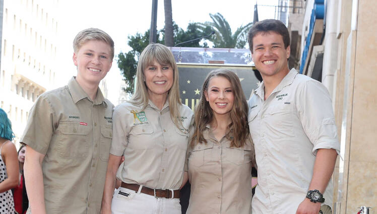 bindi-irwin-shares-sweet-appreciation-post-for-family