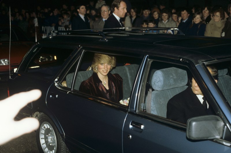 Princess Diana Car Crash Eyewitnesses Recall Her Tragic Death