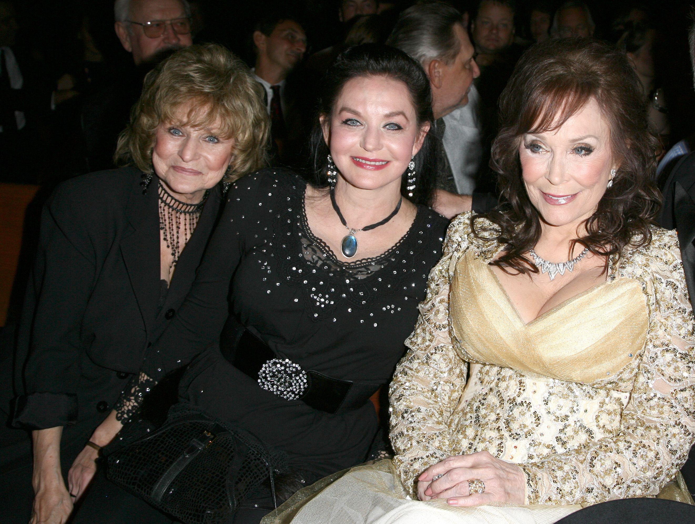 Crystal Gayle Reveals The Best Advice She Got From Loretta Lynn   Shutterstock Editorial 1232128ds 