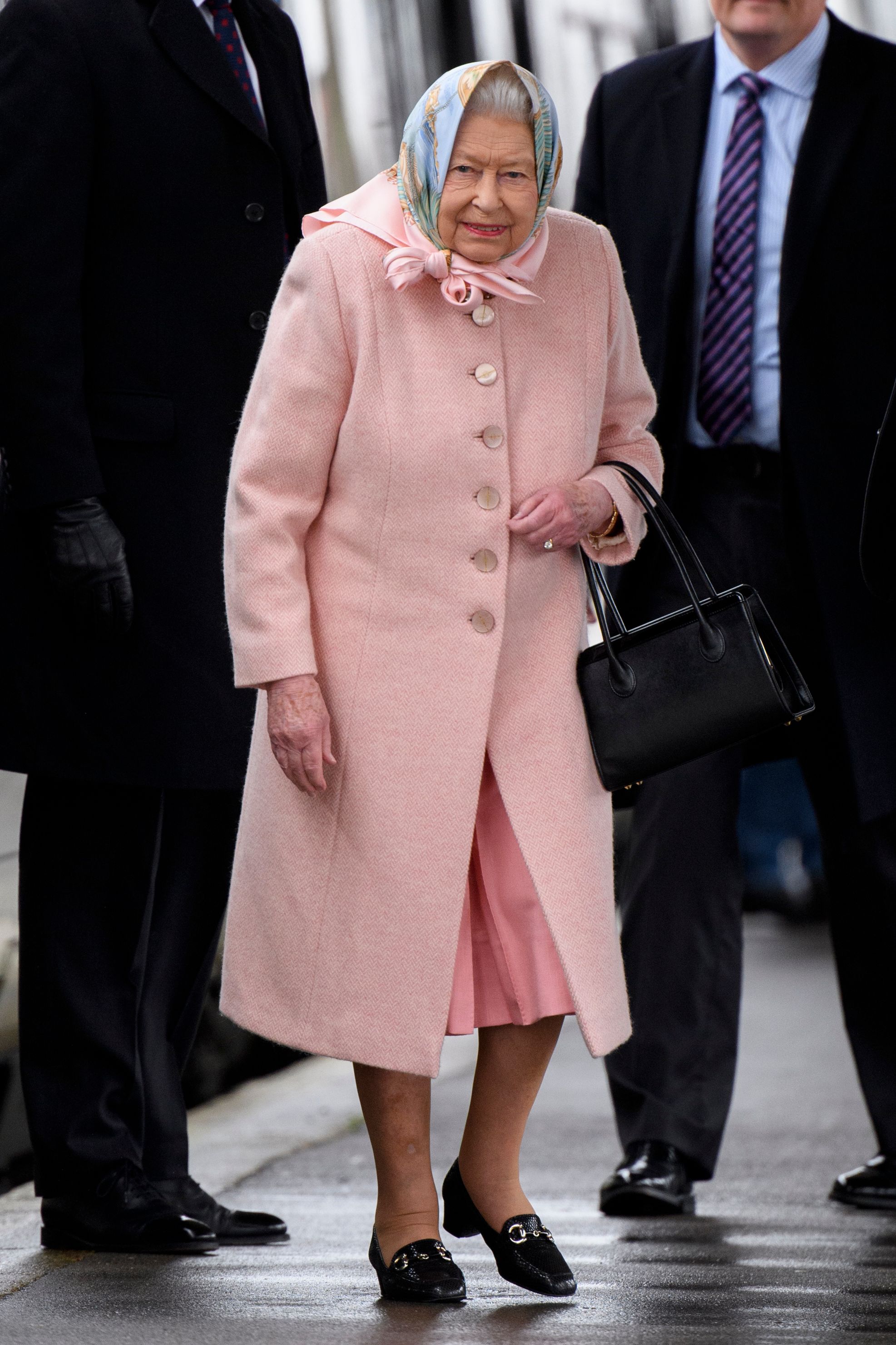 Queen Elizabeth Takes Train to Begin Christmas Preparations | Closer Weekly