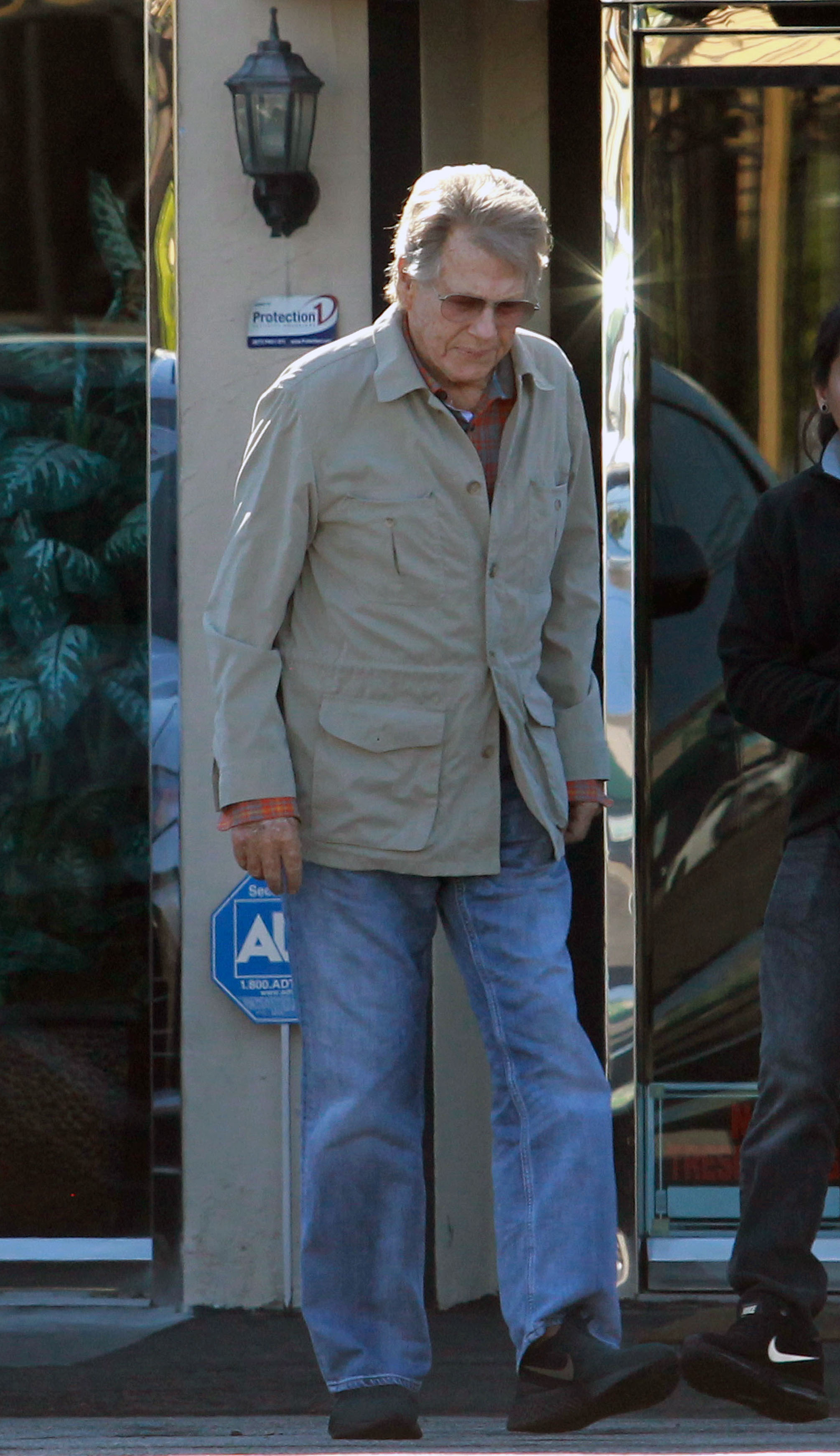 Ryan O'Neal Makes Rare Outing in L.A. Photos of the Actor Now