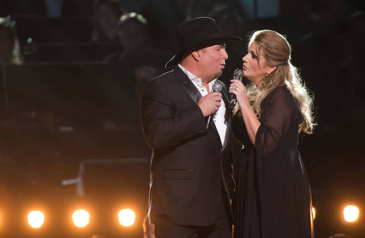 garth-brooks-trisha-yearwood-birthday