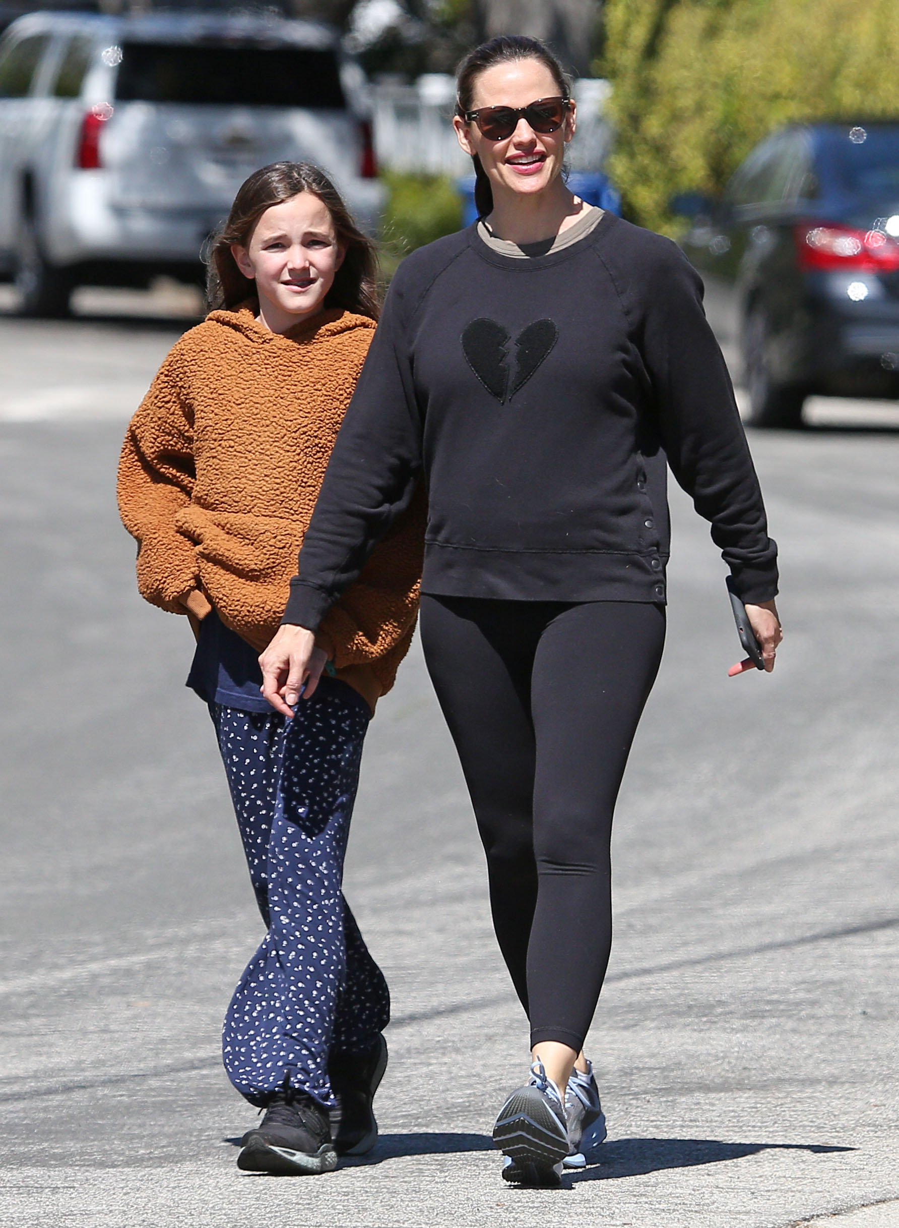 Jennifer Garner and Daughter Seraphina Go on a Walk Amid Coronavirus