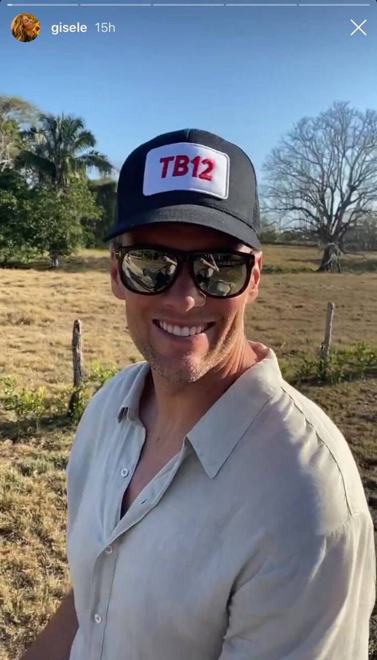 gisele-bundchen-tom-brady-horseback-riding
