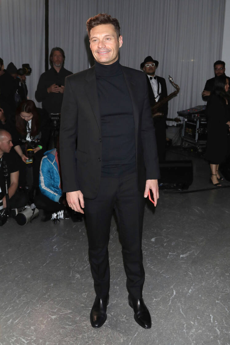 ryan-seacrest-shows-off-his-work-from-home-setup-post-health-scare