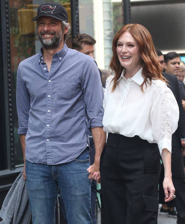 Who Is Julianne Moore's Husband