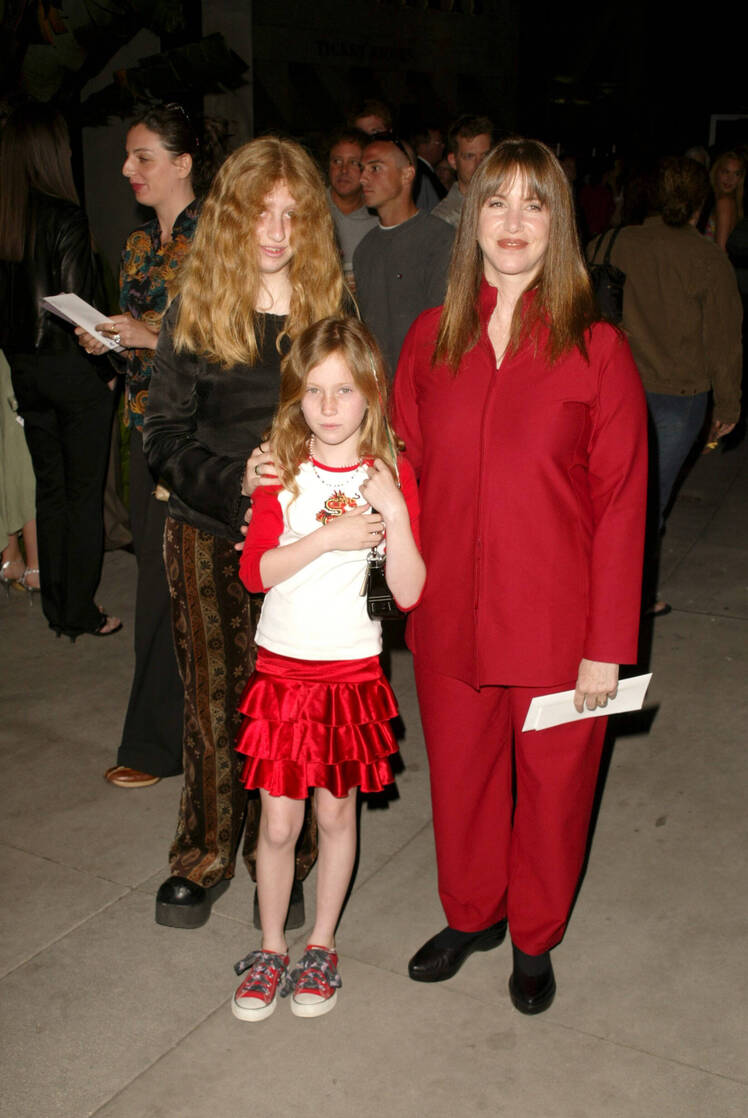 laraine newman and her daughters