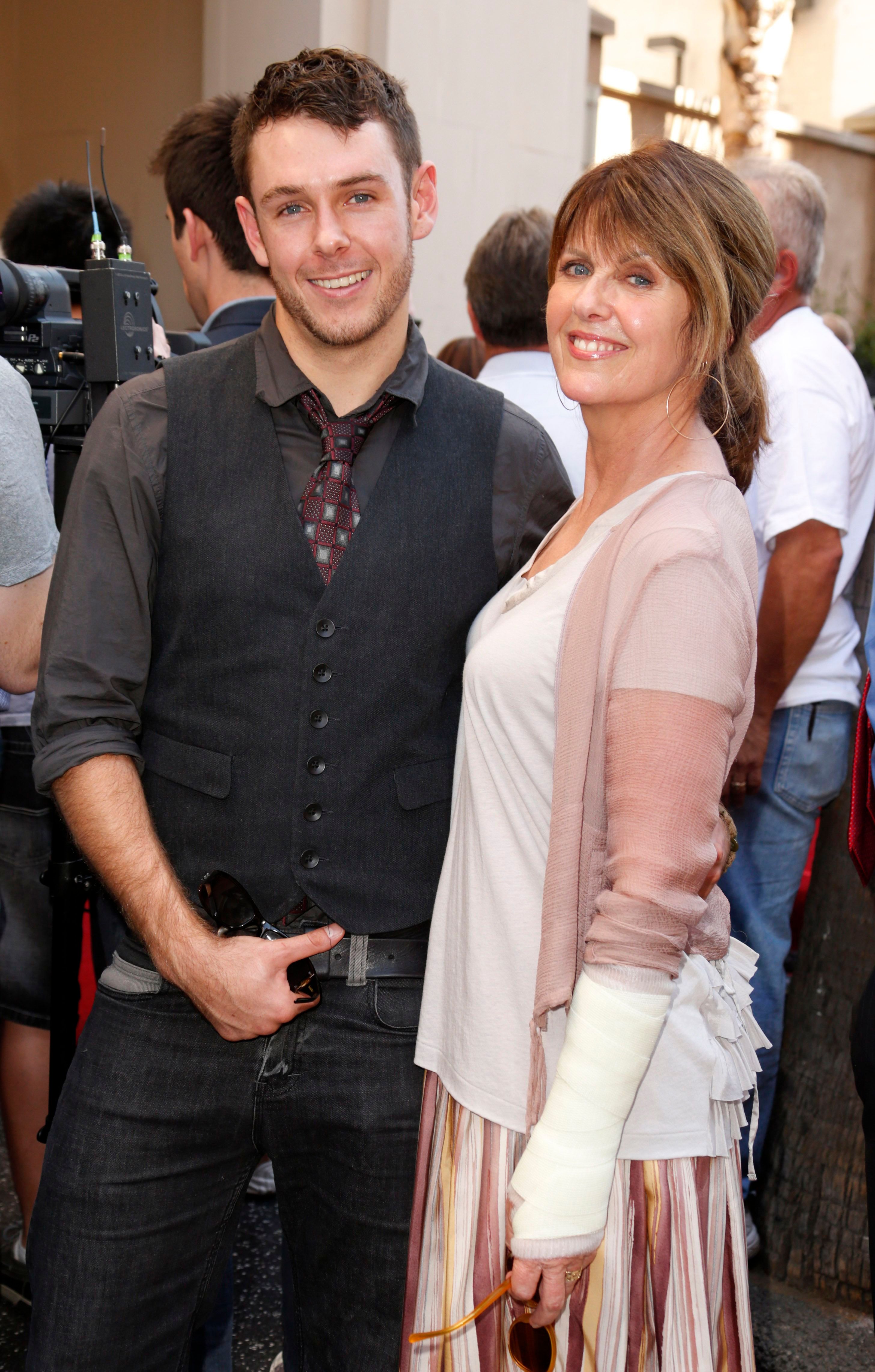 Mark Harmon's Kids: Meet Children Sean and Ty With Pam Dawber | Closer ...