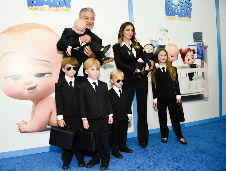 matching-alec-and-hilaria-baldwin-attend-the-boss-baby-premiere-with-their-6-kids