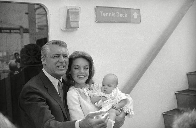 cary-grant-found-great-love-in-his-5th-marriage-fatherhood