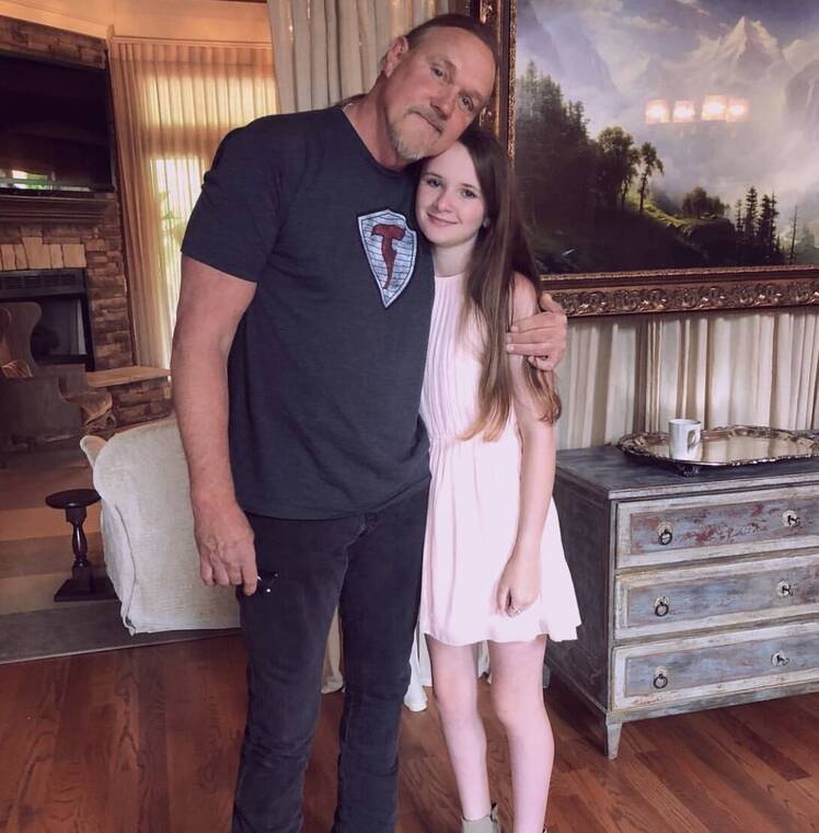 Country Star Trace Adkins Is a Father of 5! Meet His Beautiful Daughters
